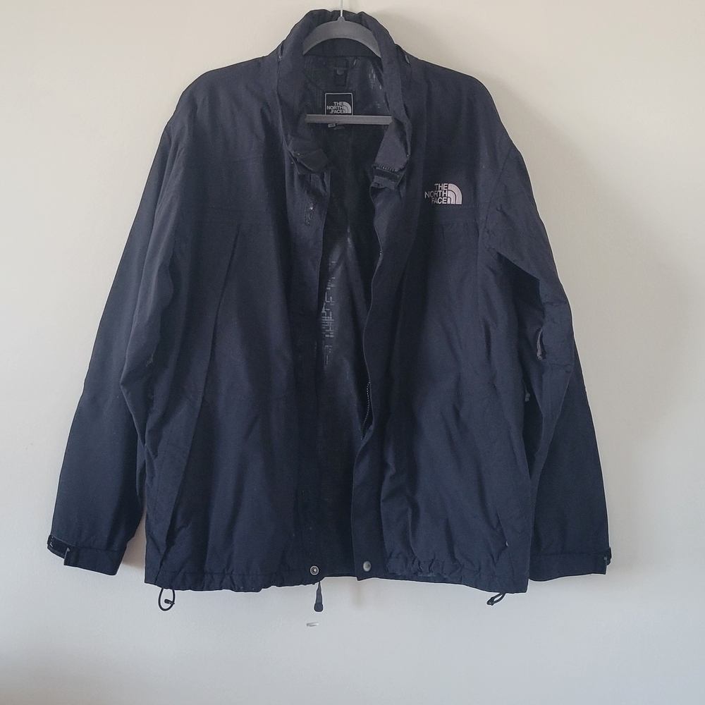 The North Face Men's Navy Windbreaker